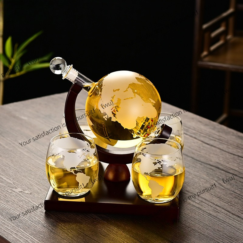 Creative Whiskey Glass Bottle  - Decanter Globe Set reseña y precio