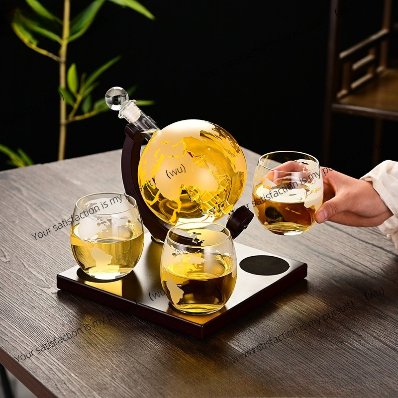 Creative Whiskey Glass Bottle  - Decanter Globe Set reseña y precio